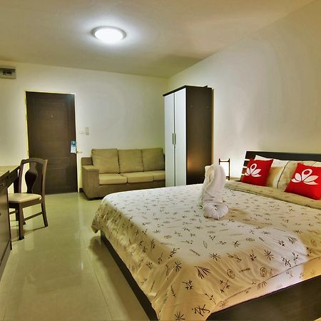 Zen Rooms Sukhumvit 81 Bangkok Bagian luar foto